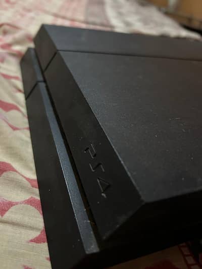 PS4 1TB with two disc and some downloaded game