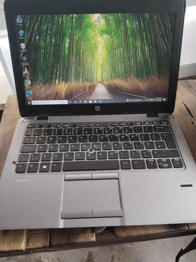 HP Elite Book 820 in Good condition