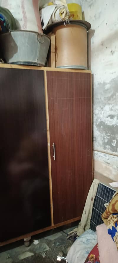 Almari fore sale polish hony wali ha size 6*6