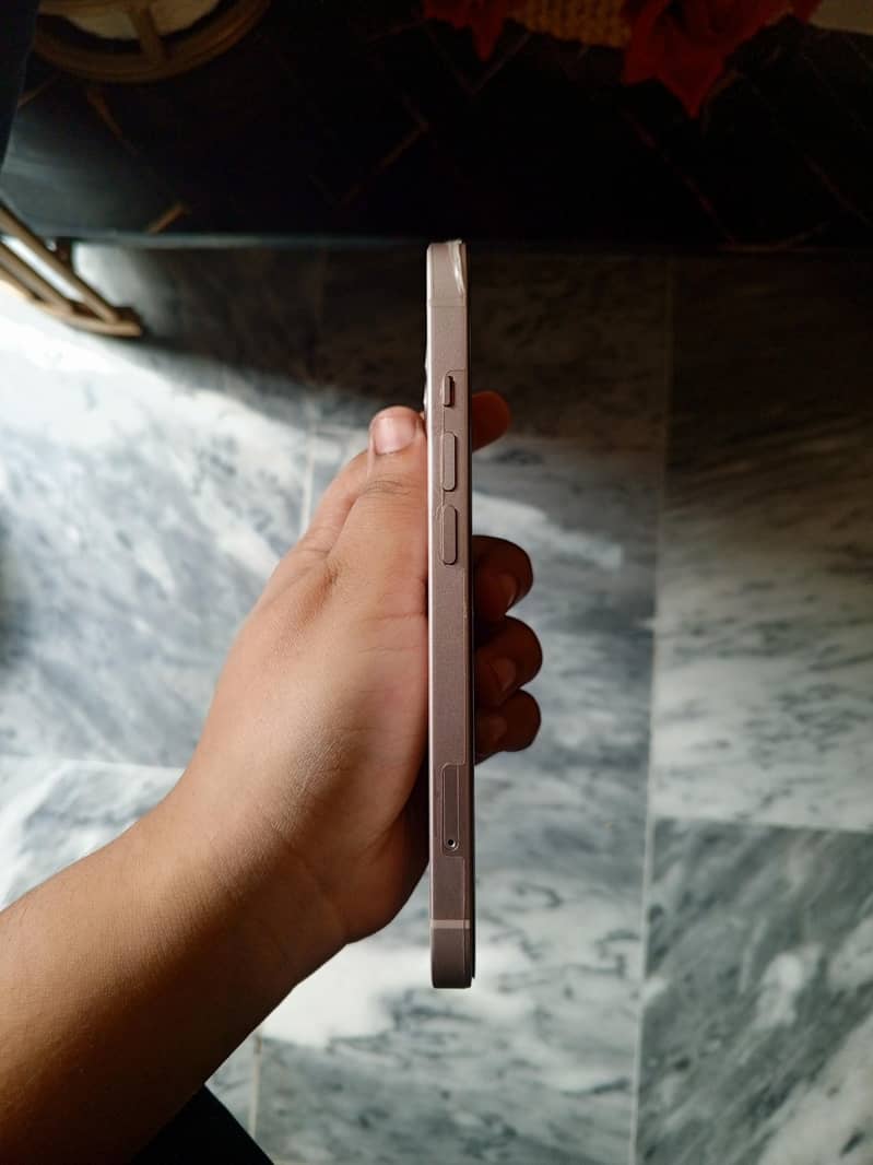 Apple iPhone 13 3