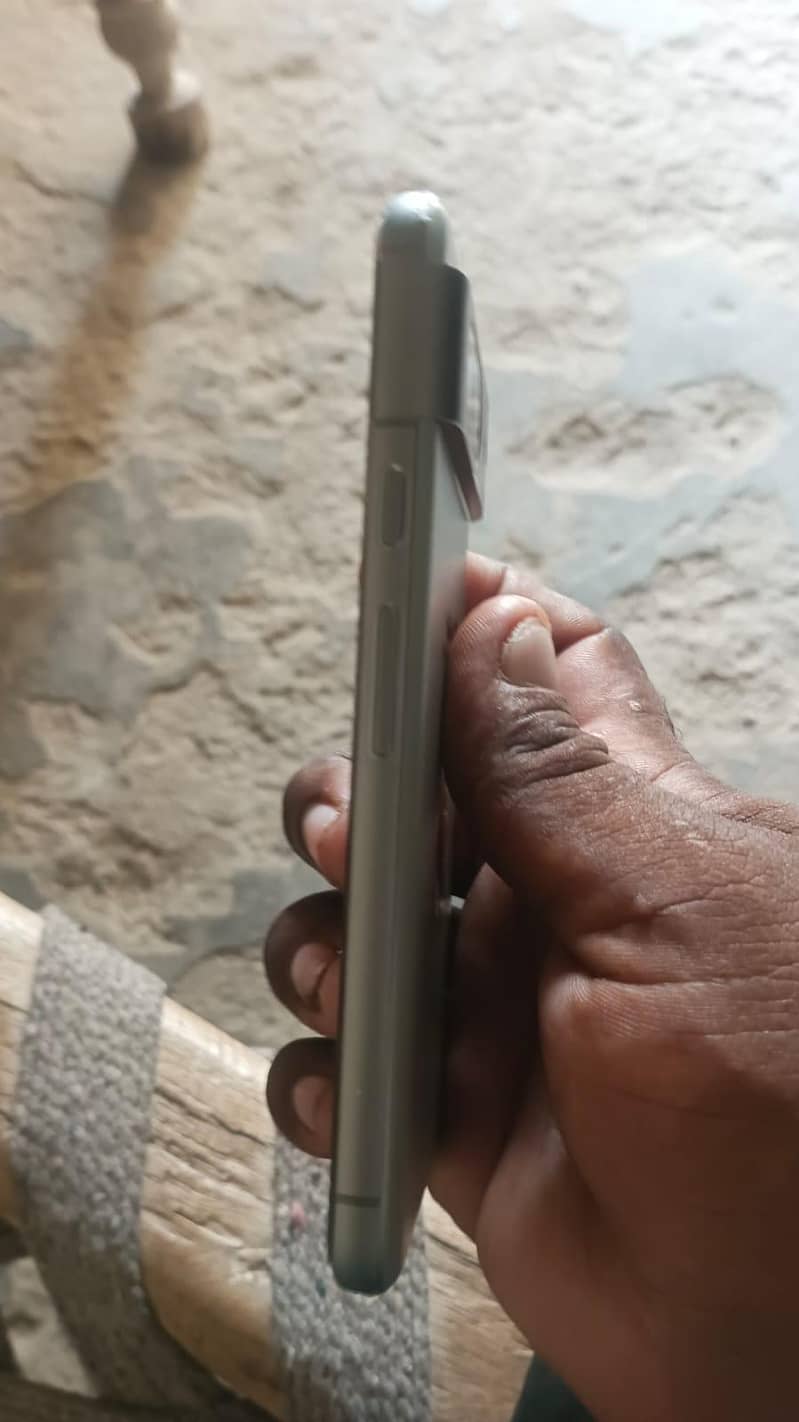 Google pixel 8 4