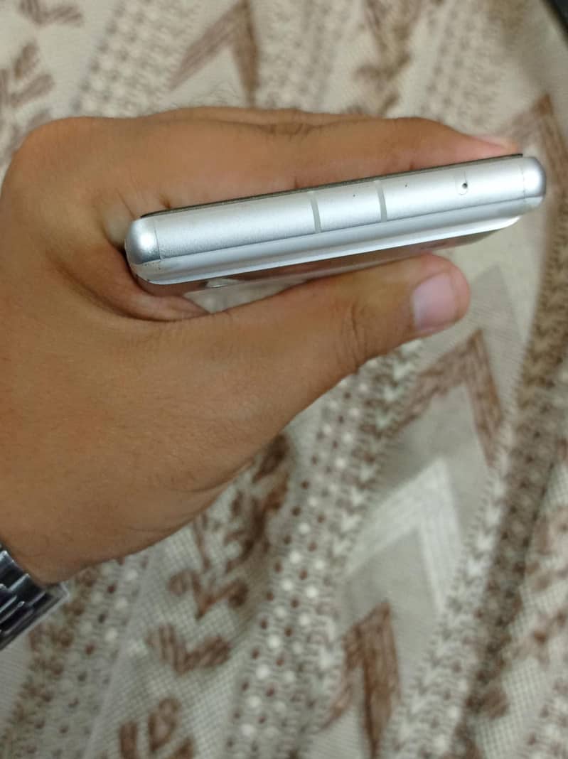 Google Pixel 7a 4