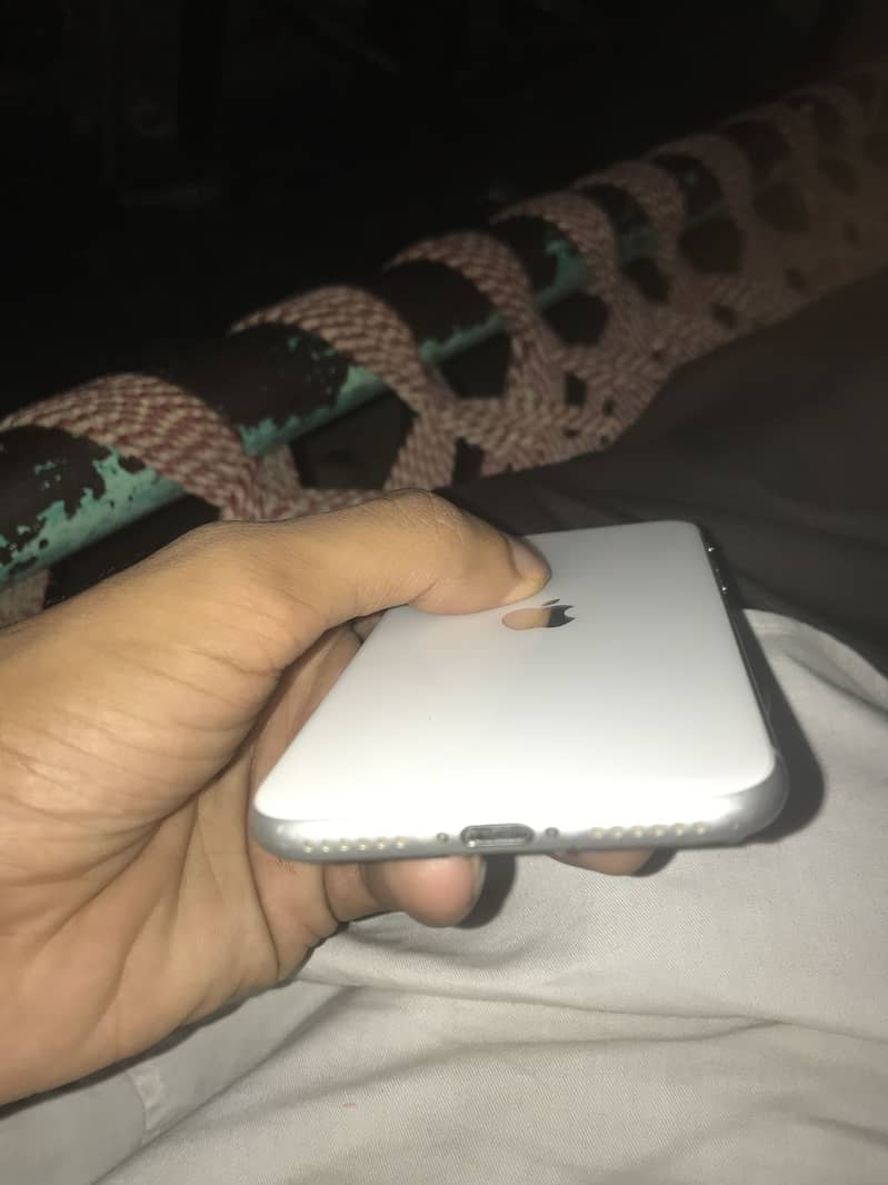 Apple iPhone SE 6