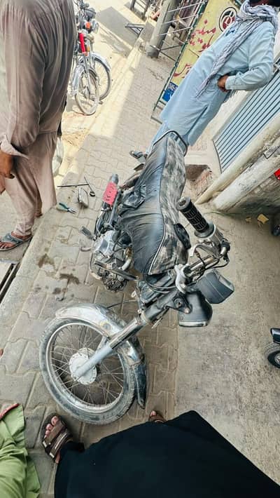 Royal Star Bike 70CC Urget sale  Saleman ka liya thk ha