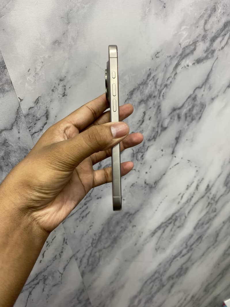 Apple iPhone 15 Pro Max 1
