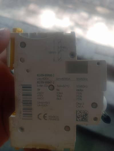 Schneider electric breaker