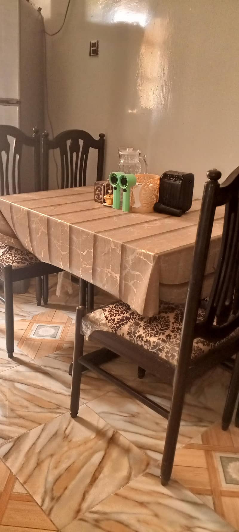 Dining table 4