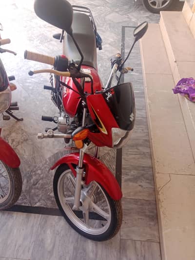 Suzuki GD 110 – Model 2024 (Excellent Condition)
