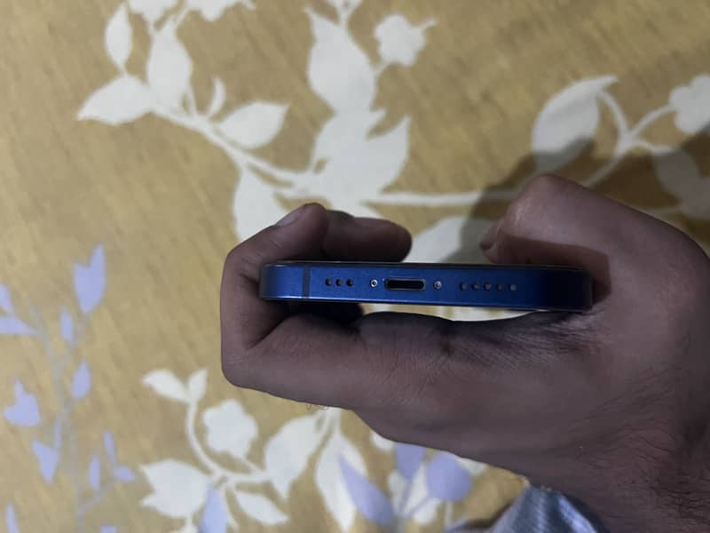 Apple iPhone 12 2