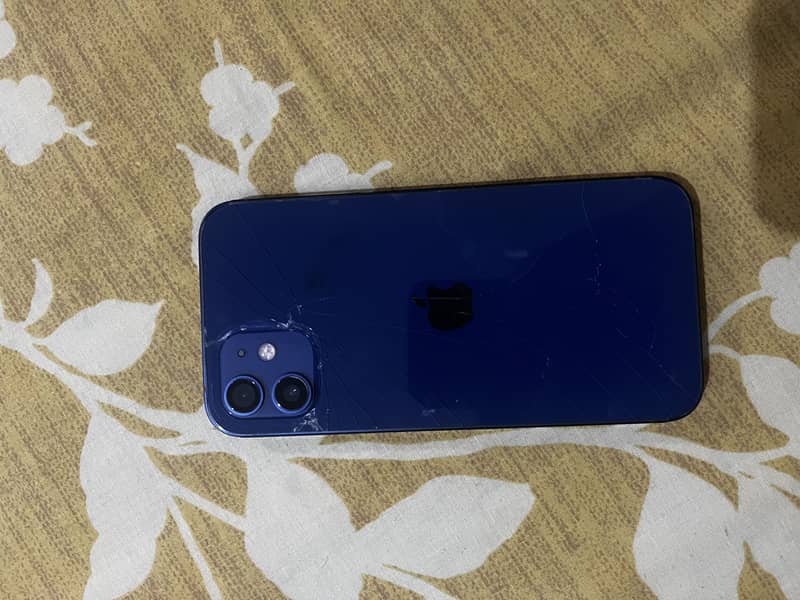 Apple iPhone 12 4