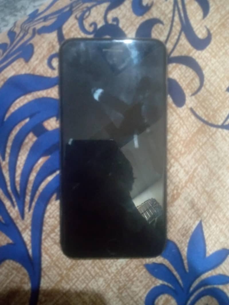 Apple iPhone 7 Plus 0