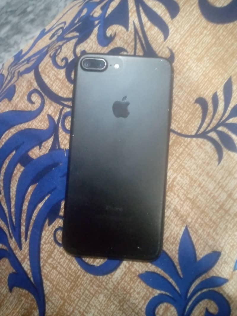 Apple iPhone 7 Plus 1