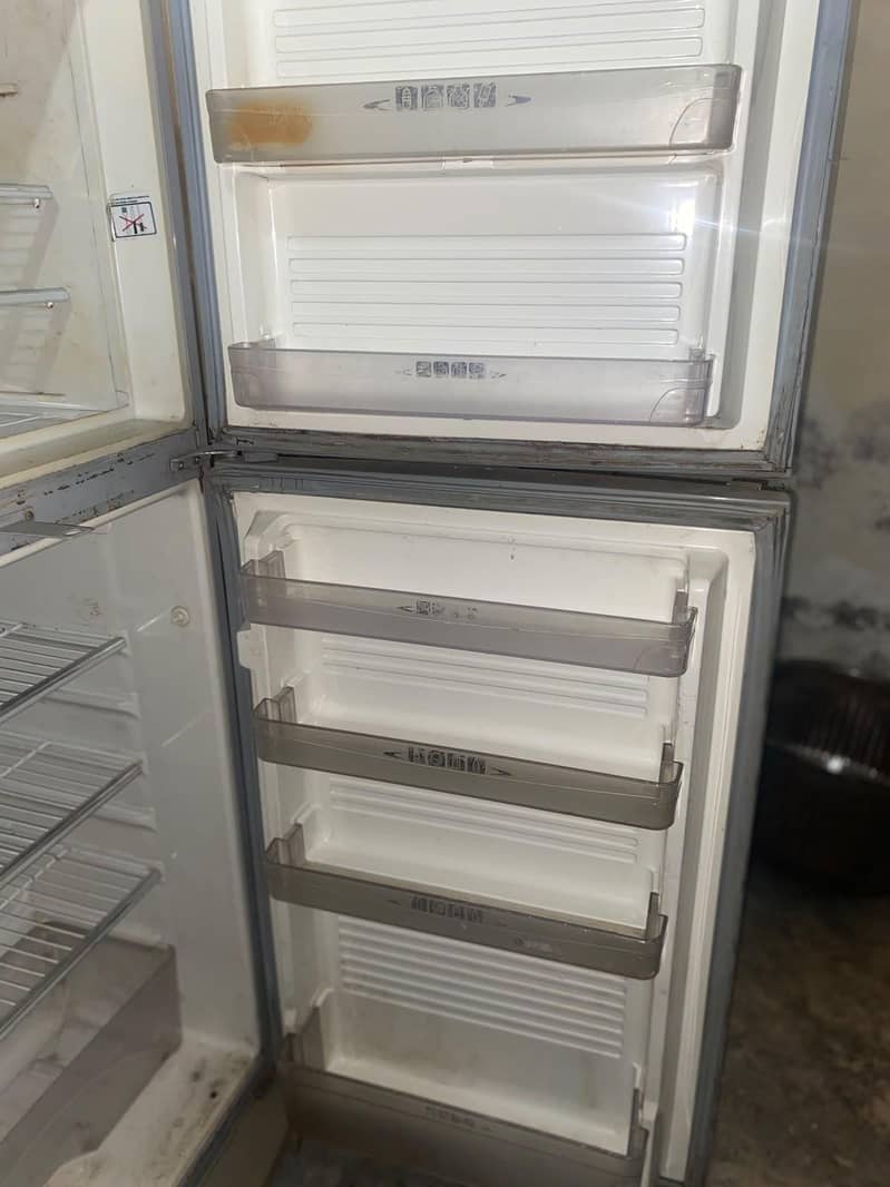 Orient Fridge 4