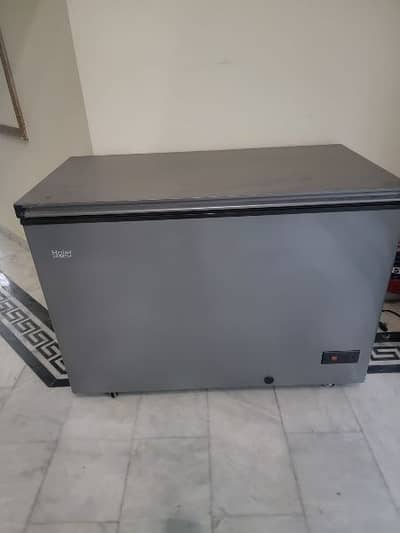 Haier HDF-405-series chest freezer, approximately 405 litres