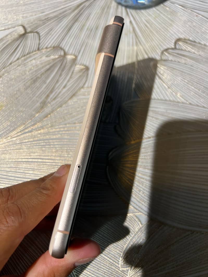 Google Pixel 8a 4