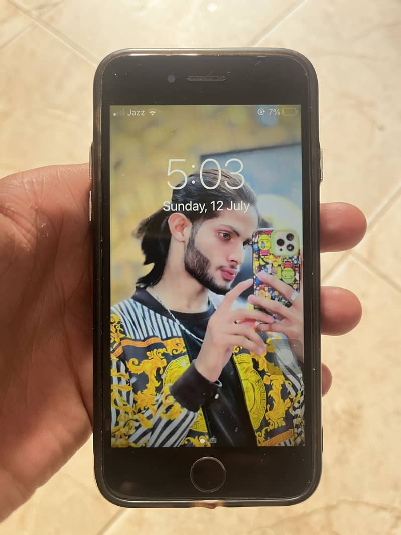 Apple iPhone 7 2