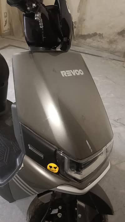 Revoo A12 electric scotee for urgent sale