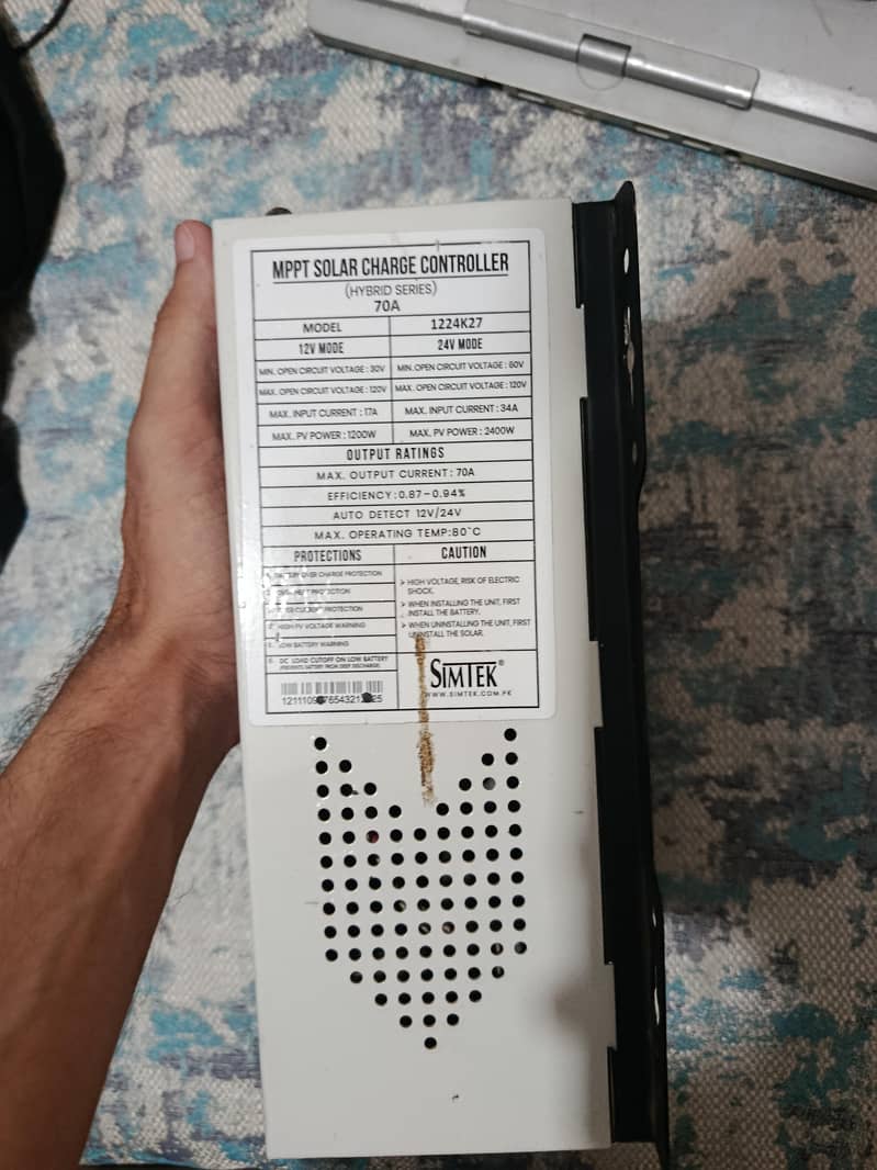 simtek 70A mppt 1
