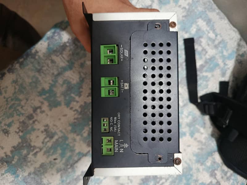 simtek 70A mppt 3