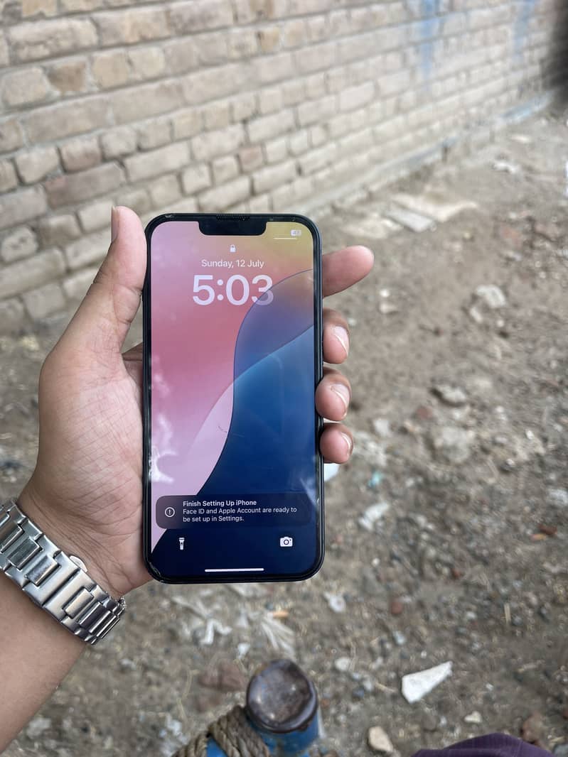 Apple iPhone 13 2