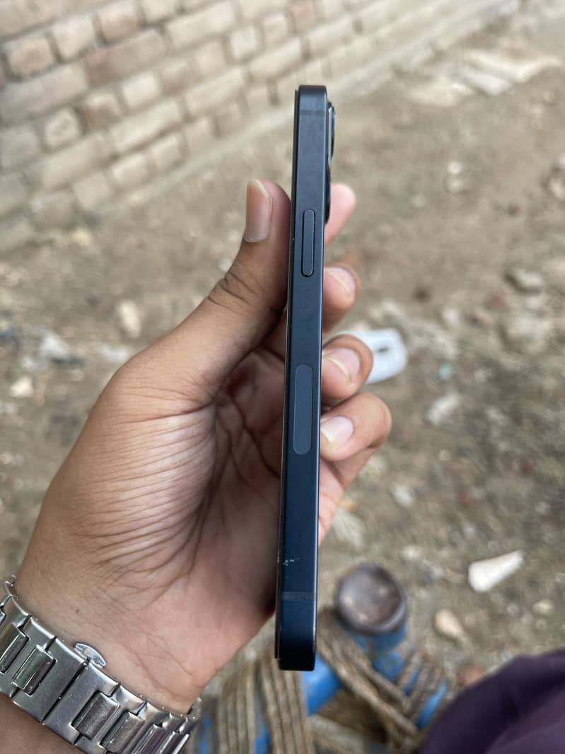 Apple iPhone 13 3