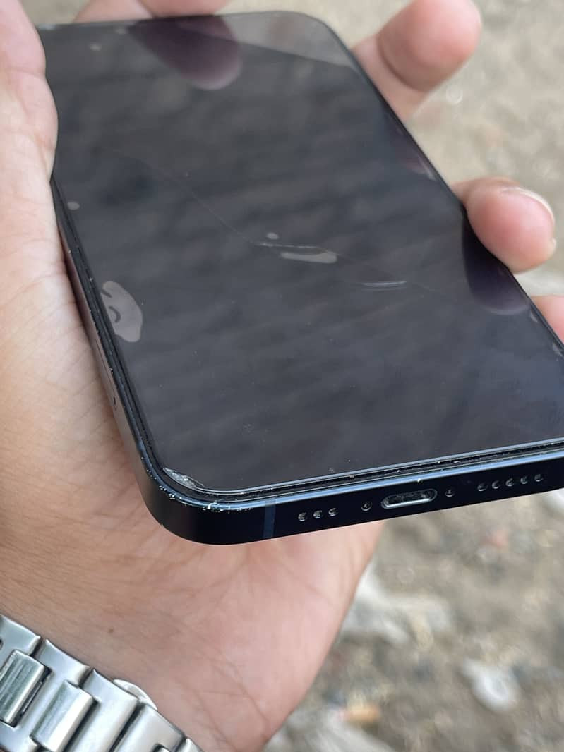 Apple iPhone 13 6