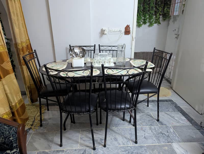 Dining Table 0