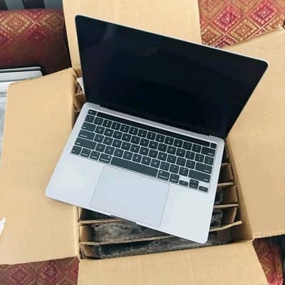 Apple MacBook Pro 2020 13.3" | Core i7 | 32GB RAM | 512GB SSD | Retina