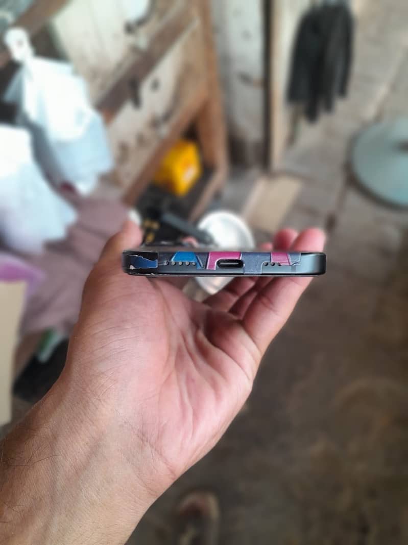 Apple iPhone 15 3