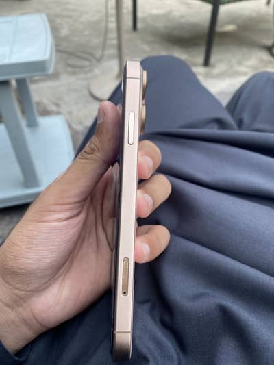 Apple iPhone XR converted to 16 pro just a line in screen
