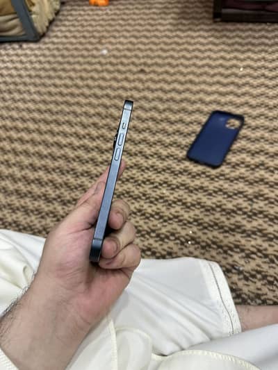 Apple iPhone 14