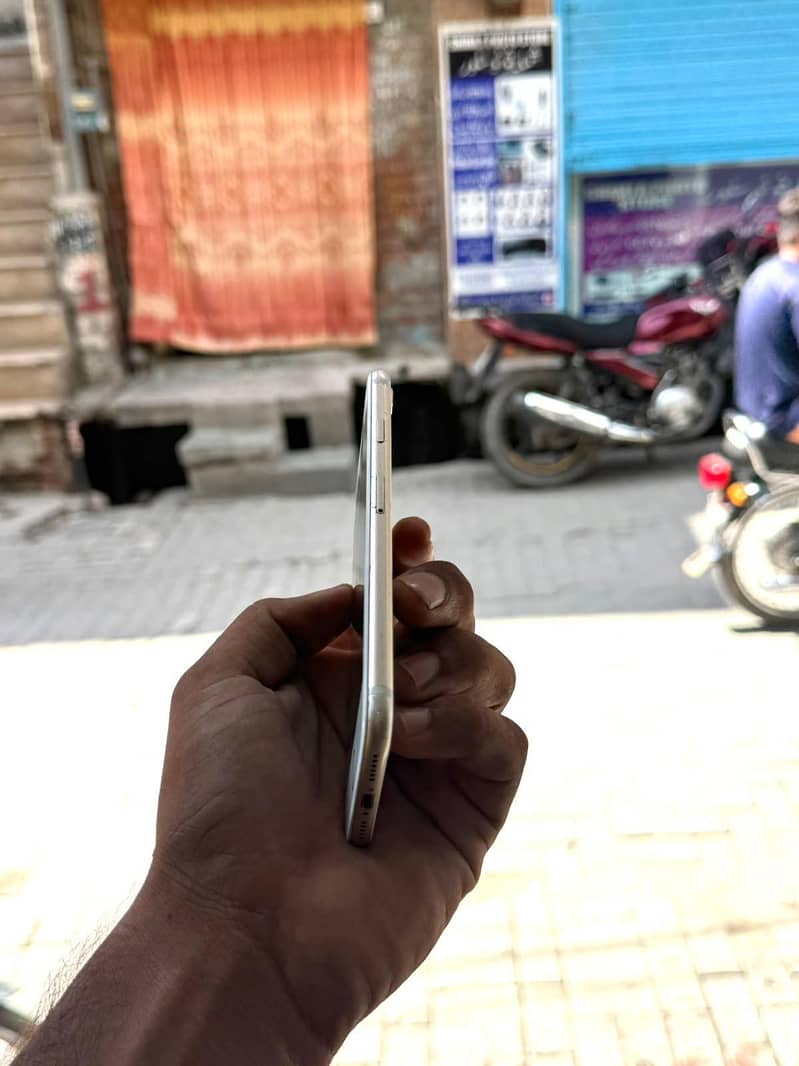 Apple iPhone 7 6