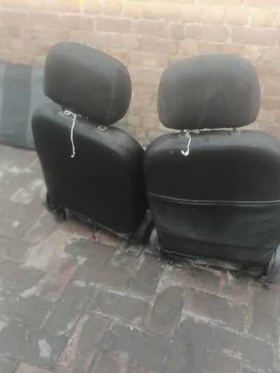 Alto 1000cc seats