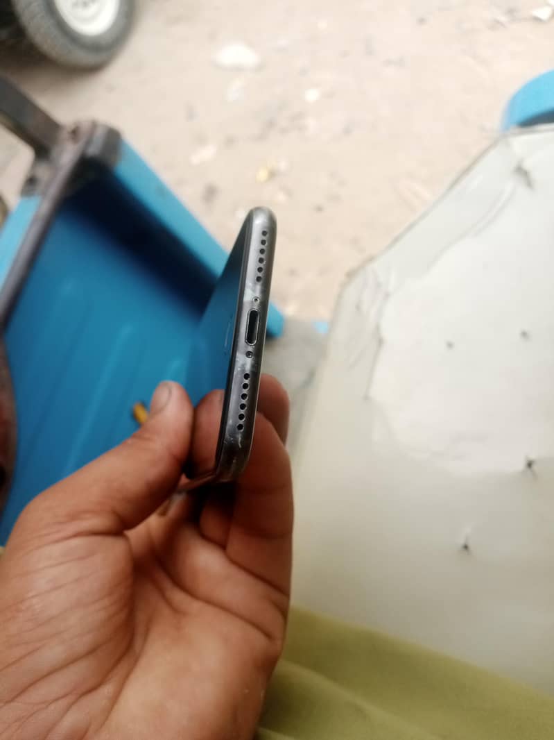 Apple iPhone 8 5