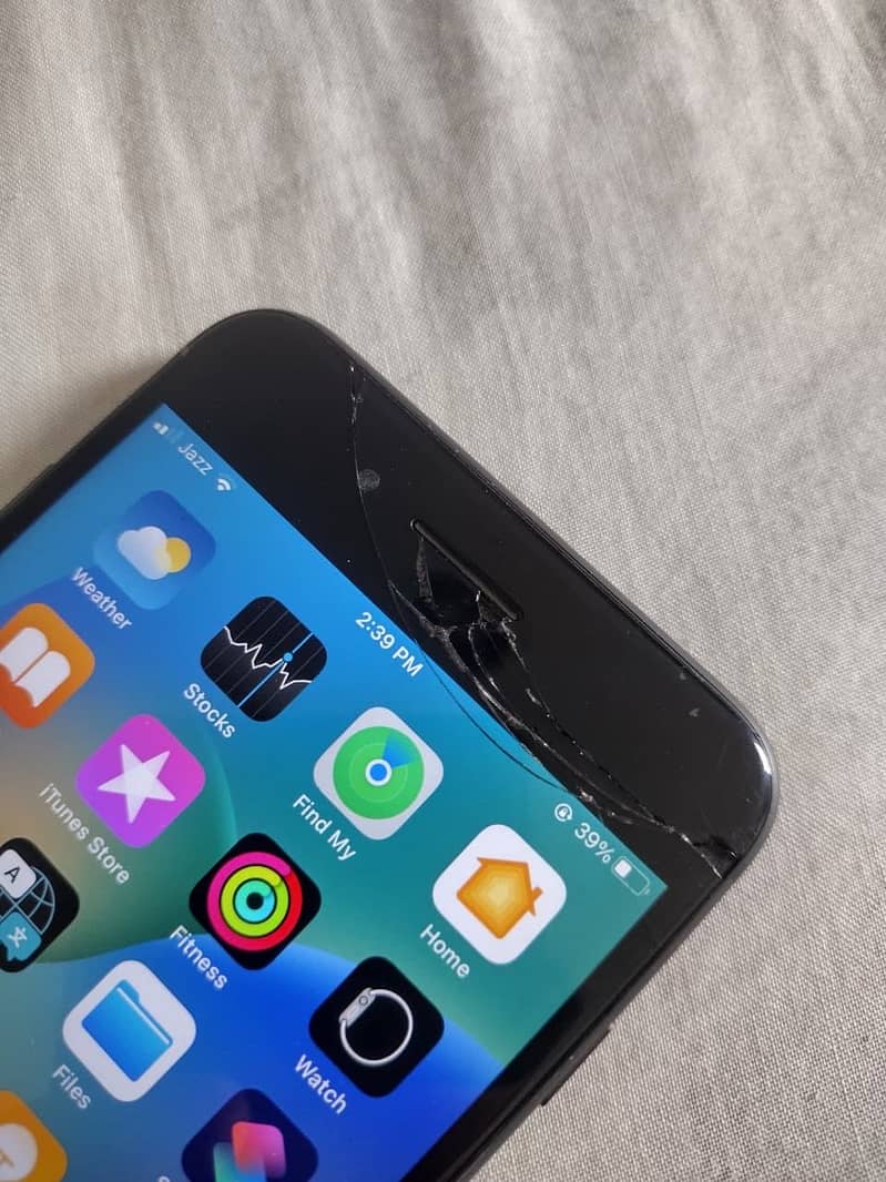 Apple iPhone 8 Plus 6