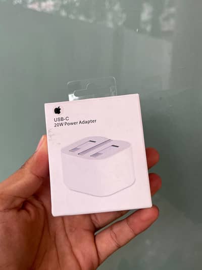 Apple Adapter 3-Pin
