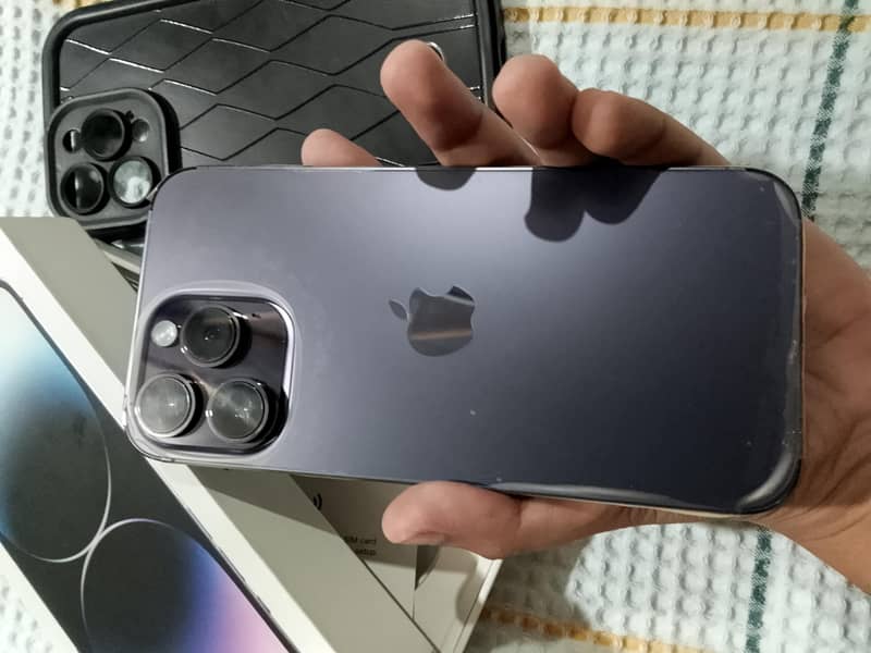 Apple iPhone 14 Pro Max 4