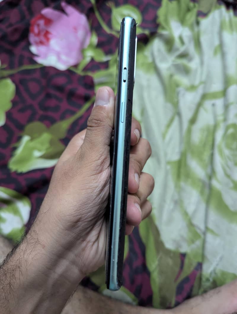 One Plus 8T 4