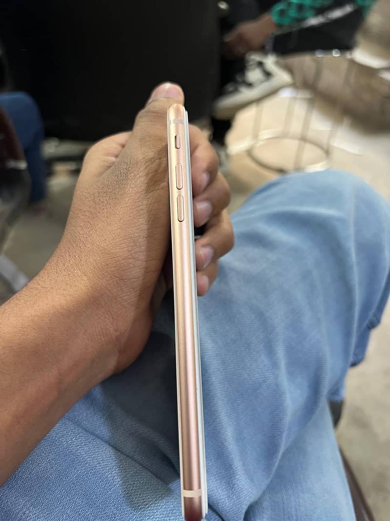 Apple iPhone 8 Plus 1