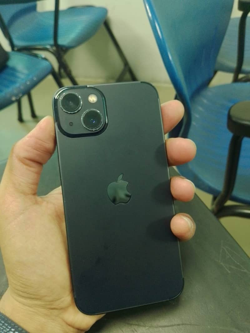 Apple iPhone 13 0