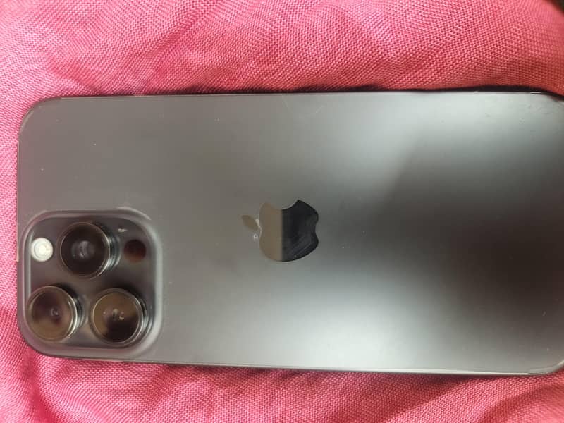 Apple iPhone 15 Pro Max 1