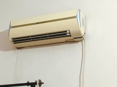 1ton Ac 100%functional never repaired