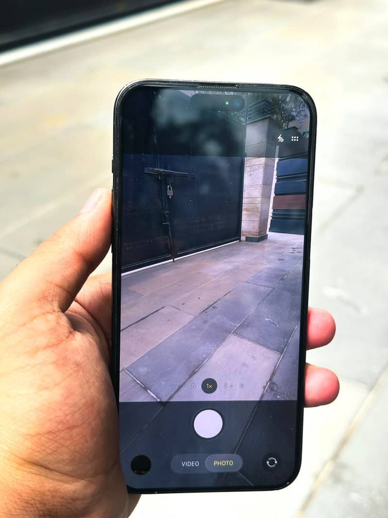 Apple iPhone 15 Pro Max 4