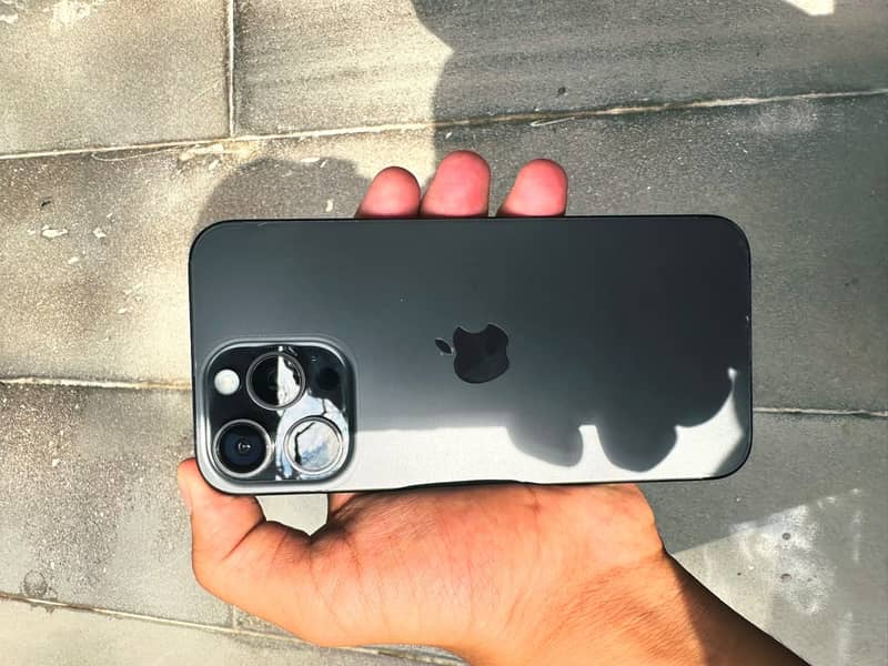 Apple iPhone 15 Pro Max 5