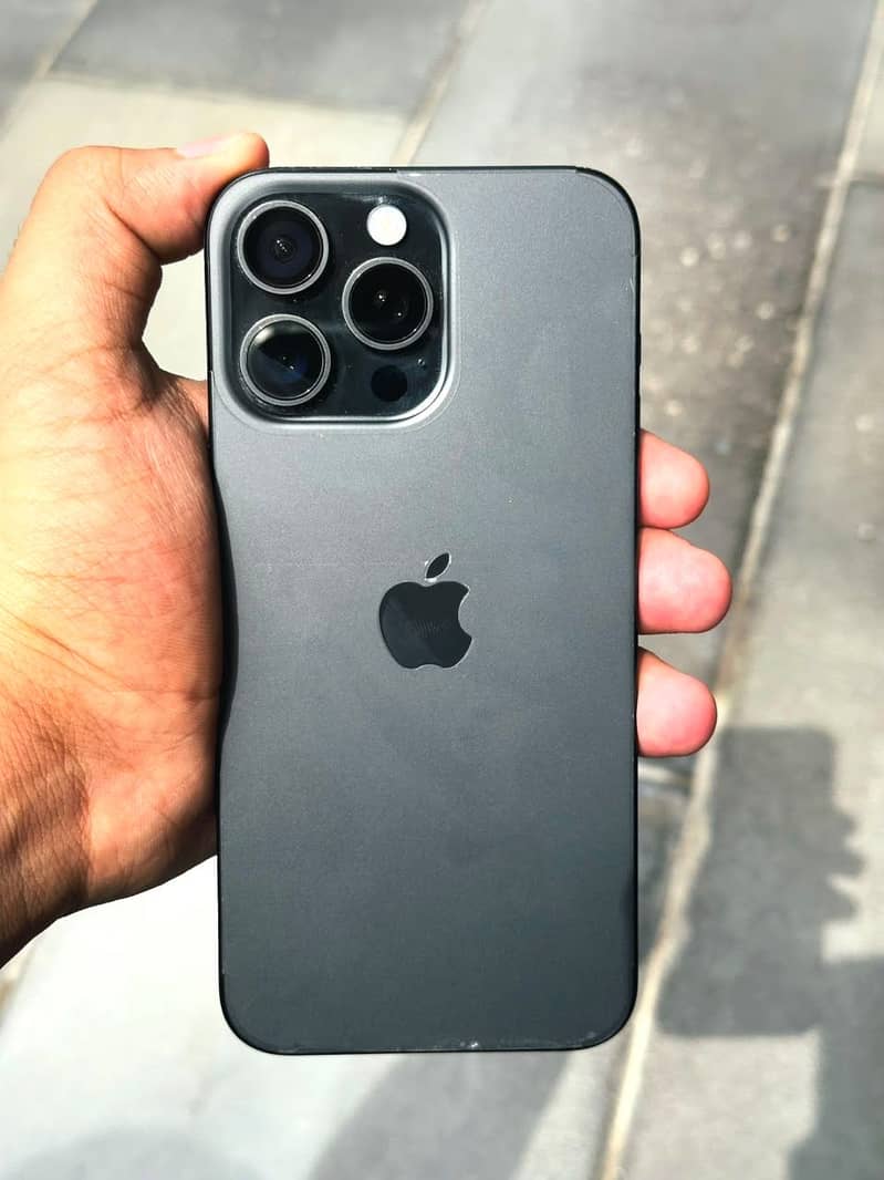 Apple iPhone 15 Pro Max 7