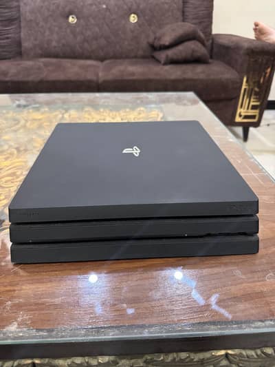 PS4 Pro Jailbreak 1TB + 4 Controllers + Loaded Games