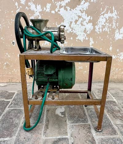 Qeema machine