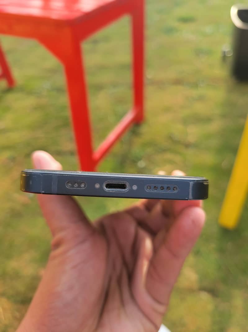 iPhone 13 2
