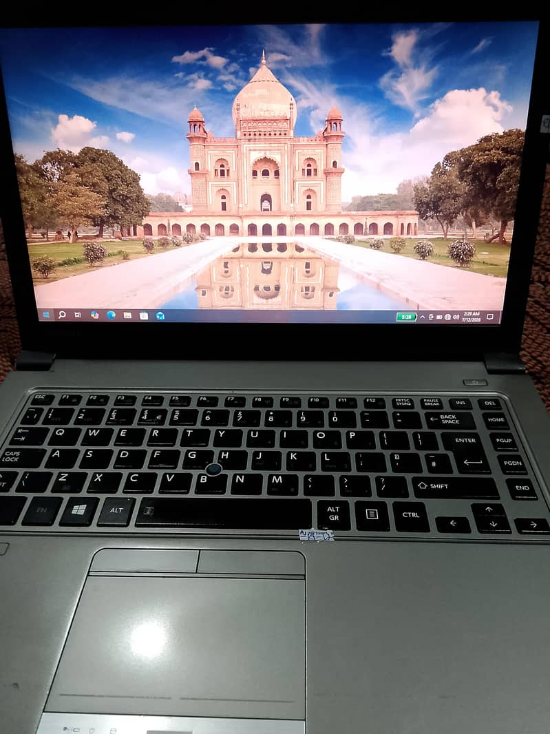Laptop  1