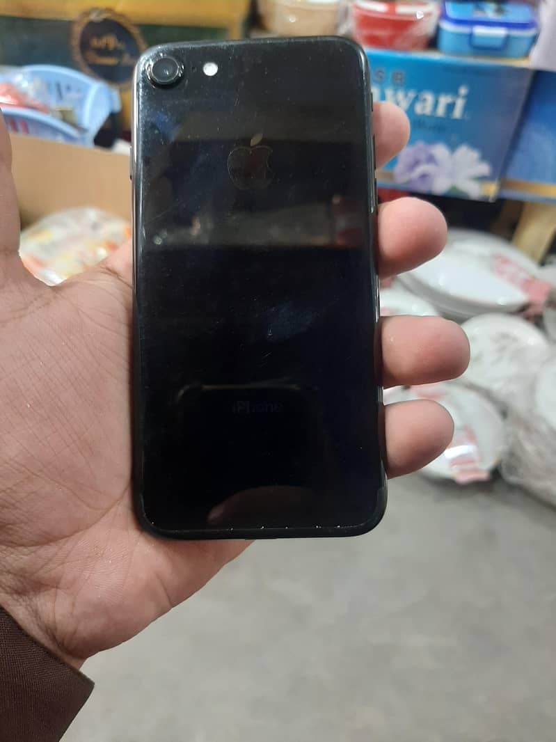 Apple iPhone 7 1
